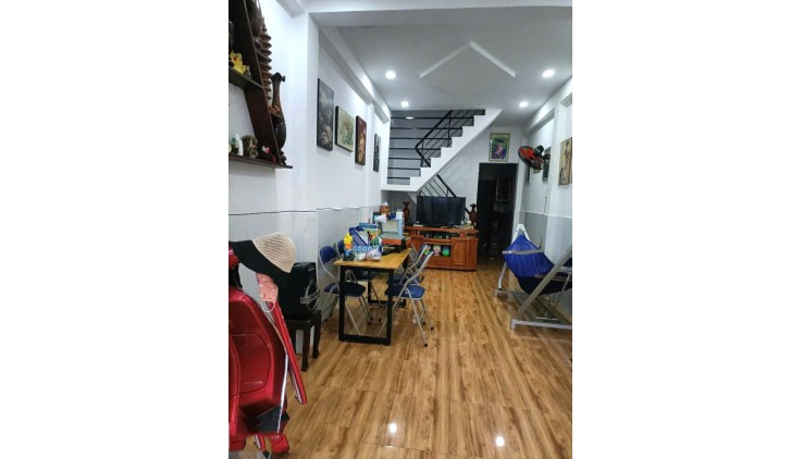 Bán Nhà 2 Tầng Mặt Tiền Gần Chợ Kiến Thiết Vip Hiệp Phú Thủ Đức Chỉ 4.6 tỷ cho thuê 9tr.tháng có 1 0 2